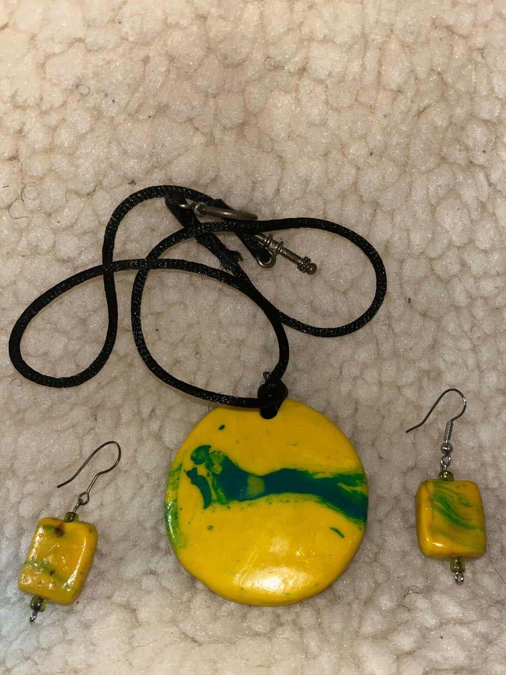 Handmade Yellow & Green Reversible Pendant Necklace & Earrings Jewelry Se 18”